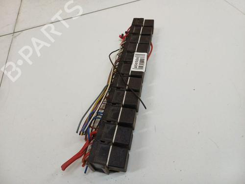 Fuse box VW TRANSPORTER T5 Van (7HA, 7HH, 7EA, 7EH) VR6 3.2 4motion | BP37505798E1 - Image 3