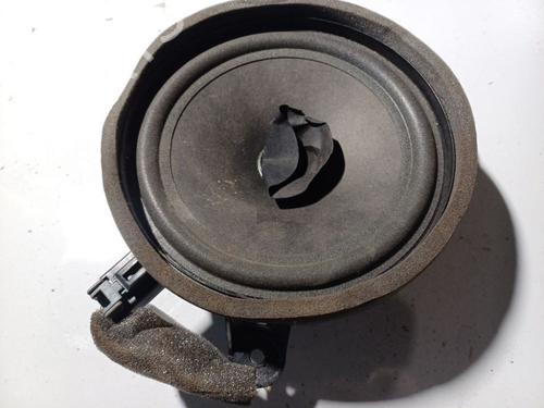 speaker-volvo-s40-ii-544-2003-2004-2005-2006-2007-2008-2009-2010-2011-2012-32572105 main image