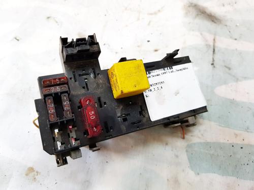 Used Fuse box Fuse box RENAULT MEGANE Scenic (JA0/1_) 1.6 i (JA0L) (75 hp) 33485261 33485261