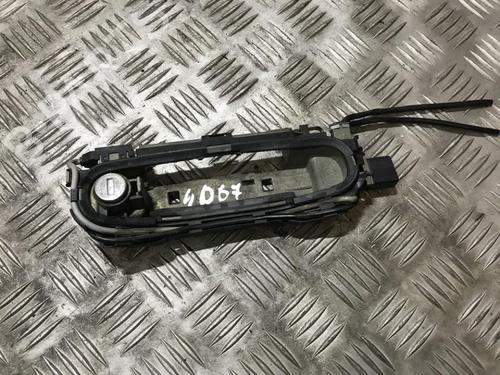 front-left-exterior-door-handle-audi-a4-b5-8d2-1994-1995-1996-1997-1998-1999-2000-2001-35689232 main image