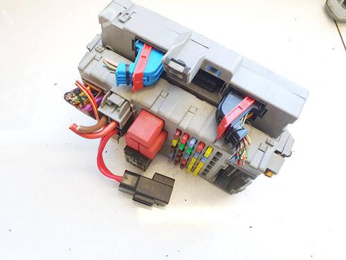Used Fuse box Fuse box FIAT CROMA (194_) 1.9 D Multijet (194AXB1B) (120 hp) 32957819 32957819