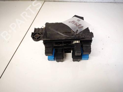 fuse-box-nissan-primera-hatchback-p12-2002-32937463 main image