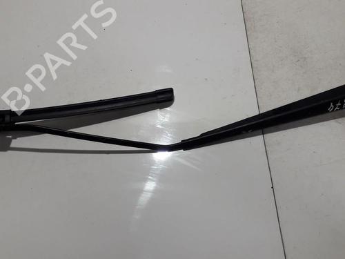 Used Front windshield wiper arm Front windshield wiper arm 33513568 33513568