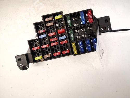 fuse-box-dacia-sandero-2008-32905443 main image