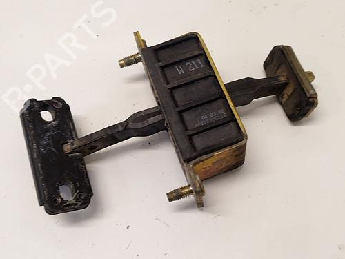 Used Hinge/Door check strap Hinge/Door check strap 37093683 37093683