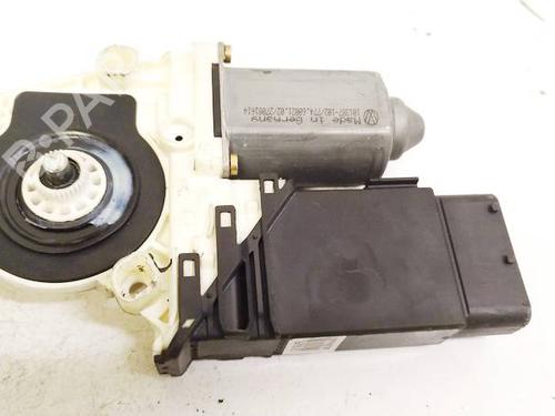 Left front window motor VW PASSAT B7 (362) 1.6 TDI | BP34867552E21 - Image 3