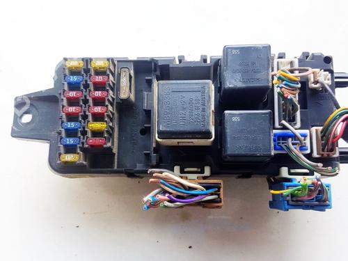 Used Fuse box Fuse box 33526519 33526519