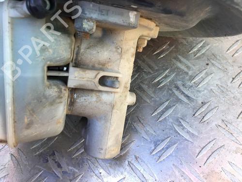 brake-master-cylinder-opel-astra-g-hatchback-t98-1998-1999-2000-2001-2002-2003-2004-2005-2006-2007-2008-2009-35660722 main image