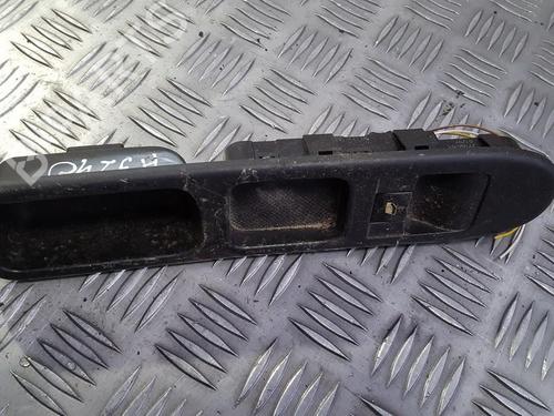 Used Switch Switch PEUGEOT 307 (3A/C) 2.0 HDi 90 (90 hp) 33492132 33492132
