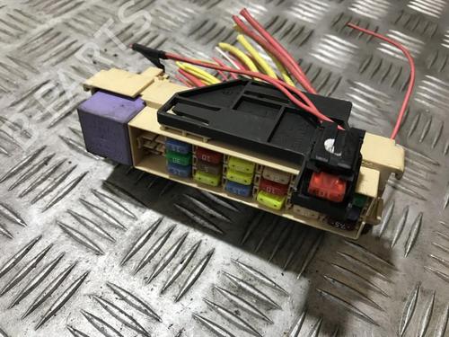 fuse-box-renault-clio-iii-br01-cr01-2005-2006-2007-2008-2009-2010-2011-2012-2013-2014-33496497 main image