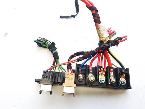 Used Fuse box Fuse box AUDI TT (8N3) 1.8 T (180 hp) 32958837 32958837