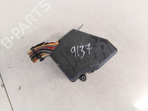 fuse-box-audi-a4-b5-8d2-1994-1995-1996-1997-1998-1999-2000-2001-32945970 main image