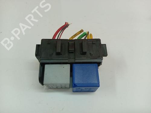 Used Fuse box Fuse box 35832157 35832157