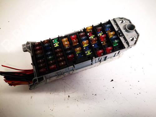 Used Fuse box Fuse box 32584204 32584204
