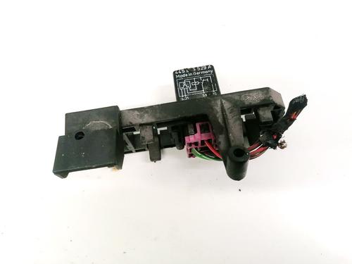 Used Fuse box Fuse box AUDI 80 B4 Saloon (8C2) 1.6 E (101 hp) 32892374 32892374