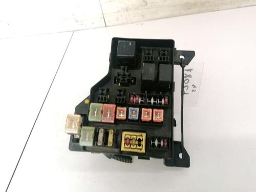 Used Fuse box Fuse box 32904746 32904746