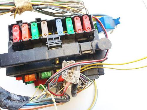 Fuse box CITROËN C8 (EA_, EB_) 2.2 HDi | BP32586342E1