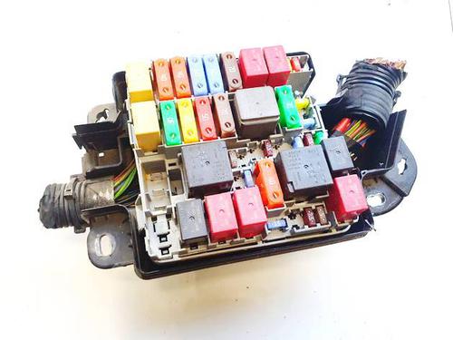 Used Fuse box Fuse box FIAT 500L (351_, 352_) 1.3 D Multijet (199LXY1A, 199LXY11) (84 hp) 40275149 40275149