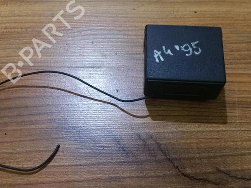 Used Electronic module Electronic module AUDI A4 B5 (8D2) 1.6 (100 hp) 33520906 33520906