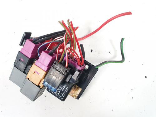 Fuse box VW PASSAT B5 Variant (3B5) 1.9 TDI | BP32890252E1 - Image 2