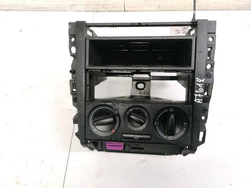 Used Climate control Climate control VW GOLF IV (1J1) 1.4 16V (75 hp) 35474847 35474847