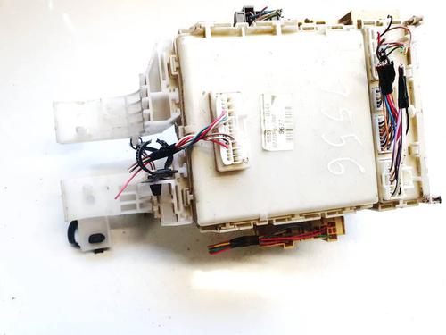 Used Fuse box TOYOTA YARIS (_P9_) 1.4 D-4D (NLP90_, NLP90R) (90 hp) 32619587