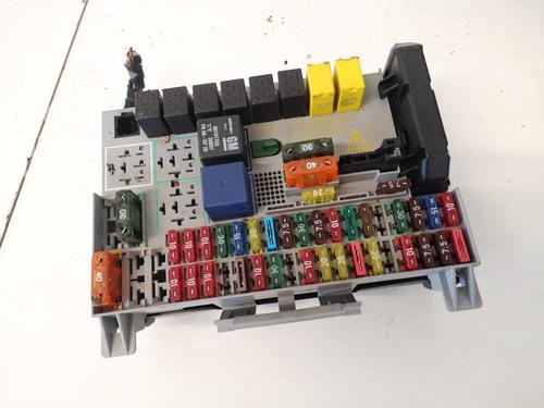 fuse-box-opel-zafira-a-mpv-t98-1999-2000-2001-2002-2003-2004-2005-2006-32910164 main image