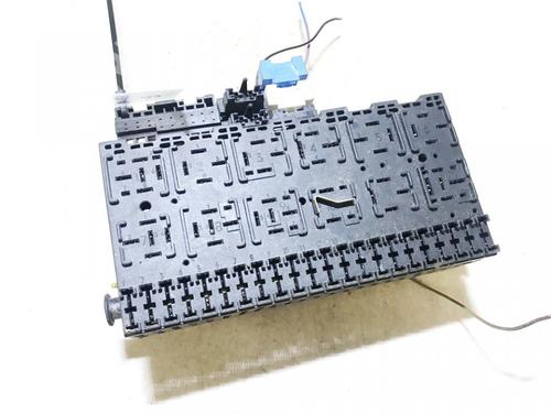 Used Fuse box Fuse box VW GOLF III (1H1) 1.9 D (64 hp) 33102023 33102023