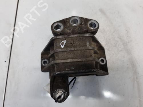 Used Engine mount Engine mount OPEL SIGNUM Hatchback (Z03) 1.9 CDTI (F48) (150 hp) 32568654 32568654
