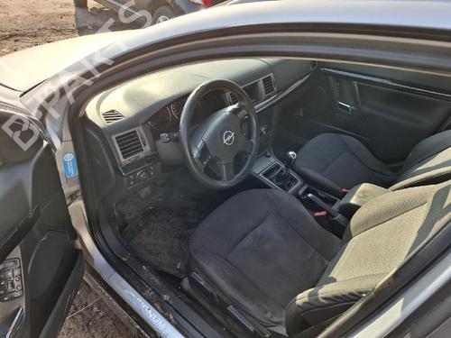 Fuse box OPEL SIGNUM Hatchback (Z03) 2.2 DTI (F48) | BP32585684E1