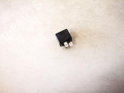 Used Electronic sensor Electronic sensor AUDI 80 B3 Saloon (893, 894, 8A2) 1.8 (75 hp) 32879596 32879596