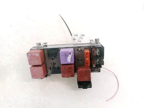fuse-box-renault-megane-i-ba01_-1995-1996-1997-1998-1999-2000-2001-2002-2003-2004-32884159 main image