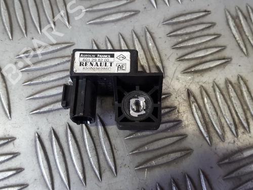 Used Electronic module Electronic module RENAULT SCÉNIC II (JM0/1_) 1.9 dCi (JM0G, JM12, JM1G, JM2C) (120 hp) 33494728 33494728