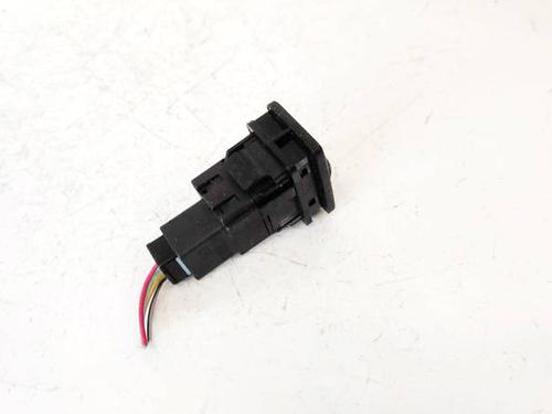 switch-toyota-yaris-_p9_-2005-2006-2007-2008-2009-2010-2011-2012-2013-2014-35264671 main image