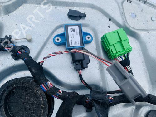 Used Electronic module Electronic module VOLVO C30 (533) 2.0 D (136 hp) 33093928 33093928