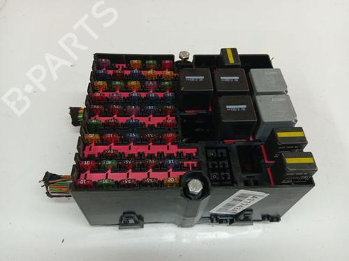Used Fuse box Fuse box 39158533 39158533