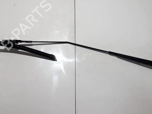 Used Front windshield wiper arm Front windshield wiper arm 33105856 33105856