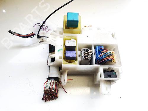 Used Fuse box Fuse box TOYOTA COROLLA (_E12_) 2.0 D-4D (CDE120R, CDE120L_) (110 hp) 32939297 32939297