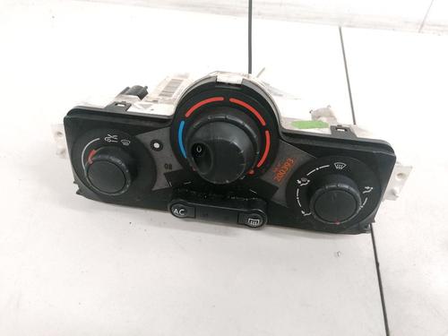 Used Climate control Climate control RENAULT MEGANE II (BM0/1_, CM0/1_) 1.9 dCi (BM0G, CM0G) (120 hp) 35571991 35571991