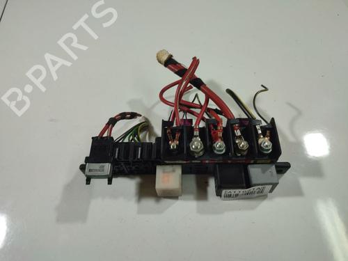 fuse-box-vw-bora-i-1j2-1998-1999-2000-2001-2002-2003-2004-2005-2006-2007-2008-2009-2010-2011-2012-2013-32540713 main image