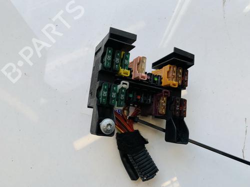 Used Fuse box Fuse box MERCEDES-BENZ E-CLASS (W211) E 220 CDI (211.006) (136 hp) 32877128 32877128