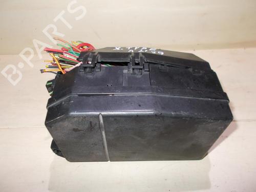 fuse-box-jaguar-x-type-i-x400-2001-2002-2003-2004-2005-2006-2007-2008-2009-33507459 main image