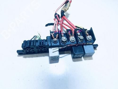 Used Fuse box Fuse box VW GOLF IV (1J1) 1.9 TDI (90 hp) 33074660 33074660