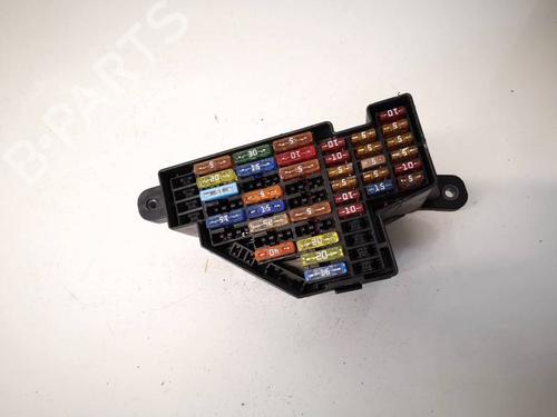 Used Fuse box Fuse box VW PASSAT B6 (3C2) 2.0 TDI (170 hp) 32951163 32951163