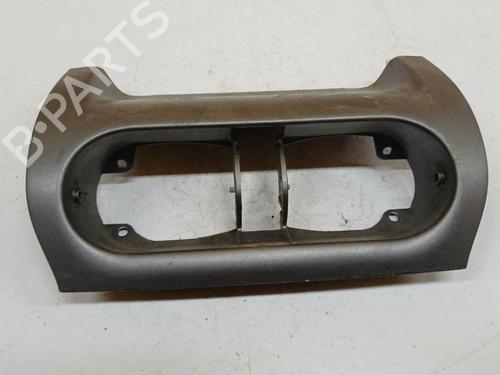 Used Air vent Air vent OPEL CORSA C (X01) 1.7 CDTI (F08, F68) (100 hp) 40067895 40067895