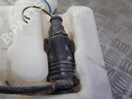 washer-pump-audi-a4-b5-8d2-1994-1995-1996-1997-1998-1999-2000-2001-35677215 main image