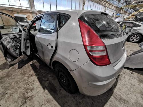Switch HYUNDAI i30 (FD) 1.6 CRDi | BP36397596I30 - Image 8
