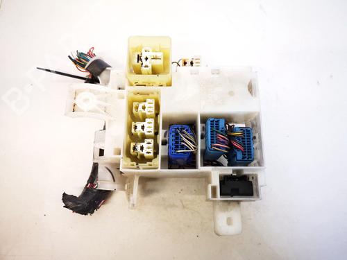 Used Fuse box Fuse box 33079930 33079930