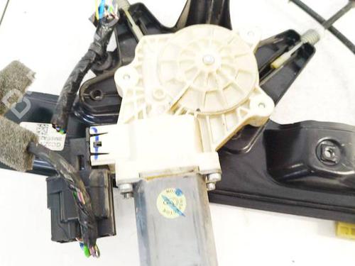 Left front window motor FORD FOCUS III 1.6 TDCi | BP39041301E21 - Image 2