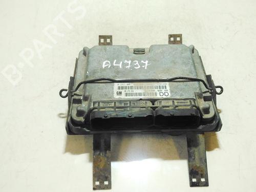 Used Engine control unit (ECU) Engine control unit (ECU) OPEL SINTRA (APV) 2.2 DTI (116 hp) 33520604 33520604